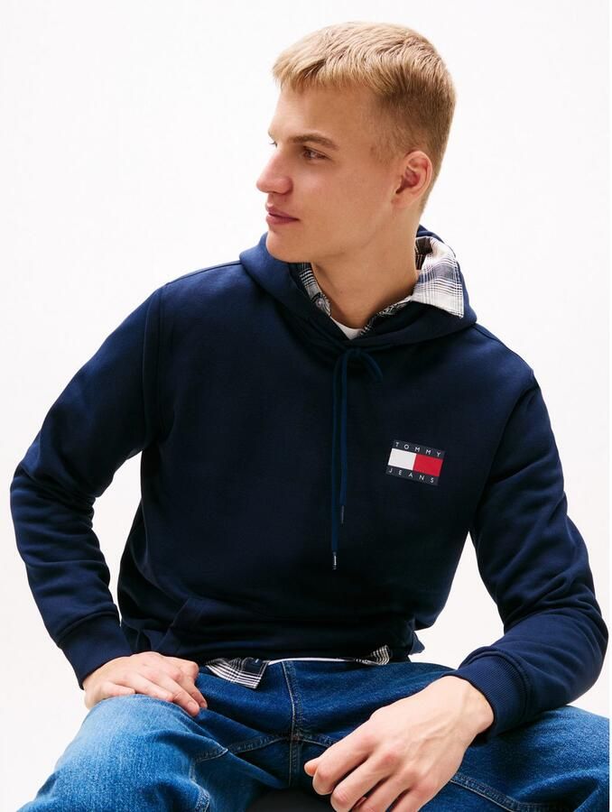 TOMMY JEANS Sweatshirt TJM REG ESSENTIAL FLAG HOOD EXT met bedrukte merklogo op borsthoogte - Foto 2