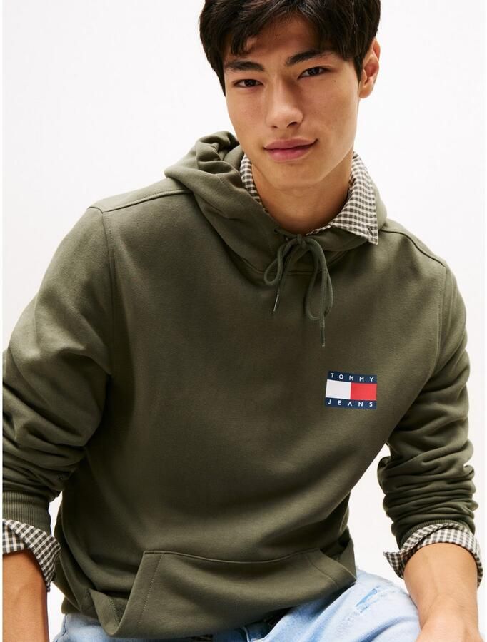 TOMMY JEANS Sweatshirt TJM REG ESSENTIAL FLAG HOOD EXT met bedrukte merklogo op borsthoogte