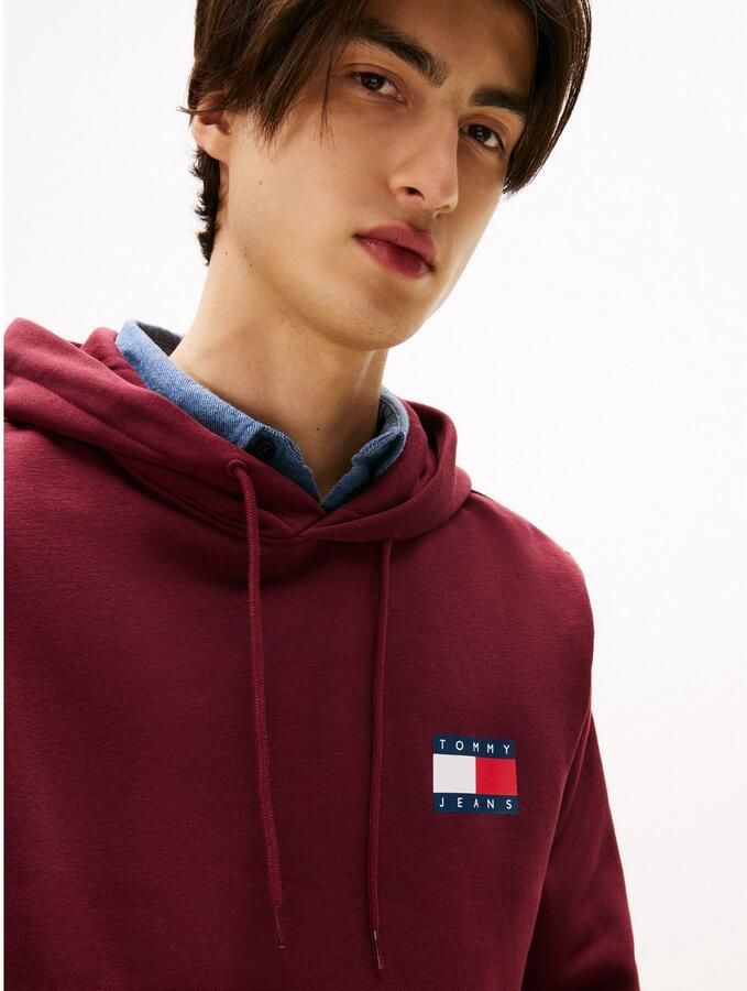 TOMMY JEANS Sweatshirt TJM REG ESSENTIAL FLAG HOOD EXT met bedrukte merklogo op borsthoogte