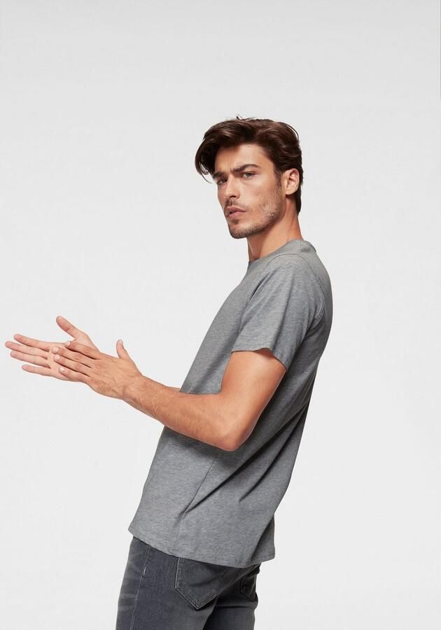 TOMMY JEANS T-shirt TJM ESSENTIAL SOLID TEE met ronde hals en subtiele logo-vlag - Foto 14