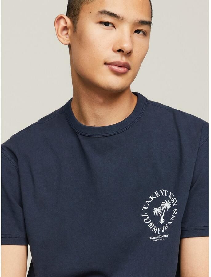 Tommy Jeans Regular fit T-shirt met labelprint model 'NOVELTY GRAPHIC' - Foto 2