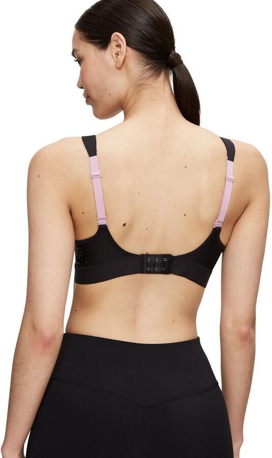 Triumph Sportbeha met gewatteerde cups model 'Triaction Hybrid Lite' - Foto 7