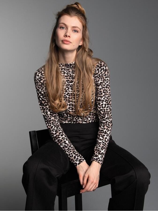 Trigema Colshirt Turtleneck Shirt met Allover-Leo-Patroon (1-delig) - Foto 3