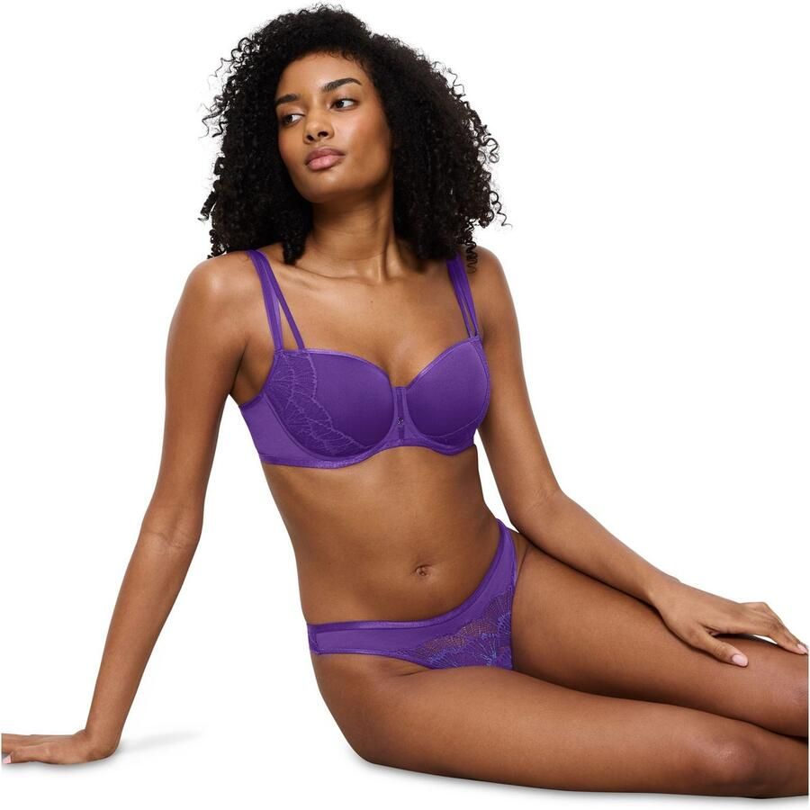 Triumph Beha met haakjessluiting model 'Palina Moonlight Kiss'