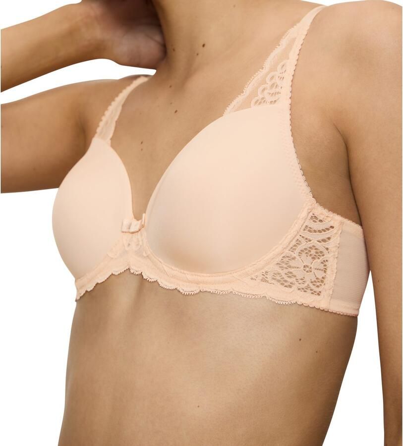 Triumph Beugel-bh Amourette Spotlight WHP X bloemenkant design lichte vulling vormende beugels