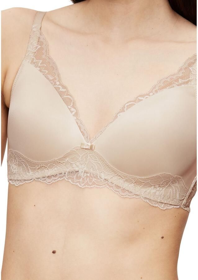 Triumph Beugelloze-bh Amourette Charm Stretch-kant diepe V-hals zacht lichte vulling - Foto 5