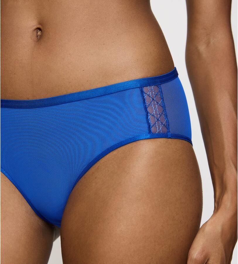 Triumph Hipster Palina Cosmic Heartbeat Keyhole-detail op de achterkant middelhoge band elastisch mesh