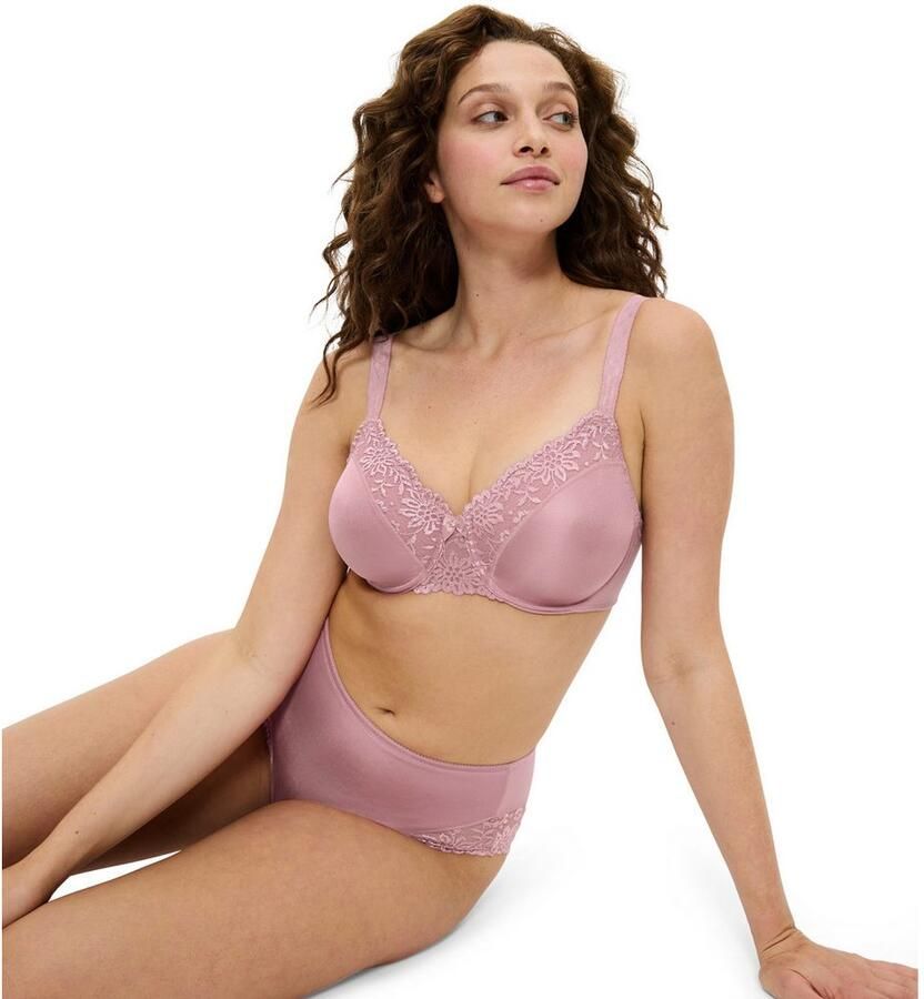 Triumph Minimizer-bh Ladyform soft maakt de borst optisch kleiner met een cupmaat