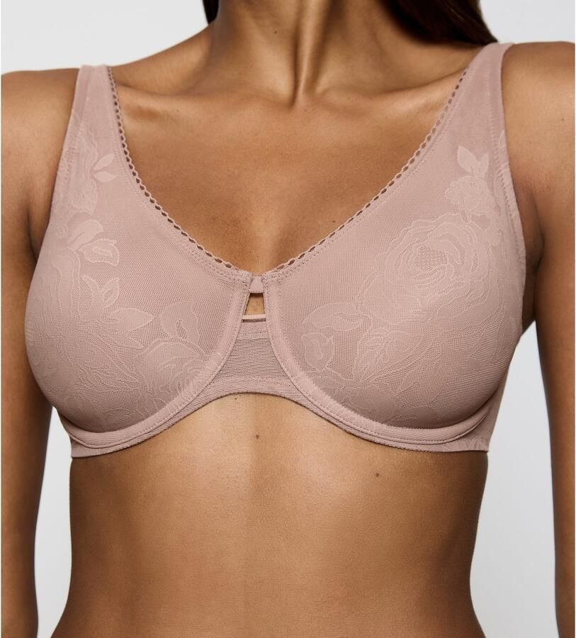 Triumph Minimizer-bh Wild Rose Sensation W01 maakt de borst optisch kleiner met een cupmaat