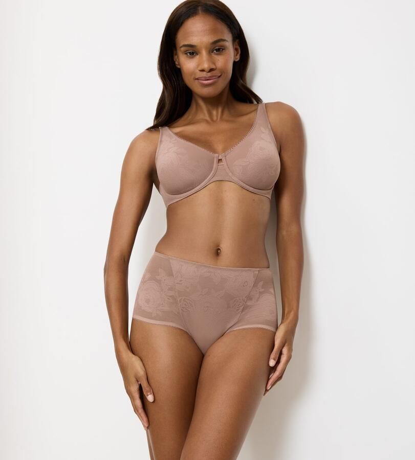 Triumph Minimizer-bh Wild Rose Sensation W01 maakt de borst optisch kleiner met een cupmaat - Foto 2