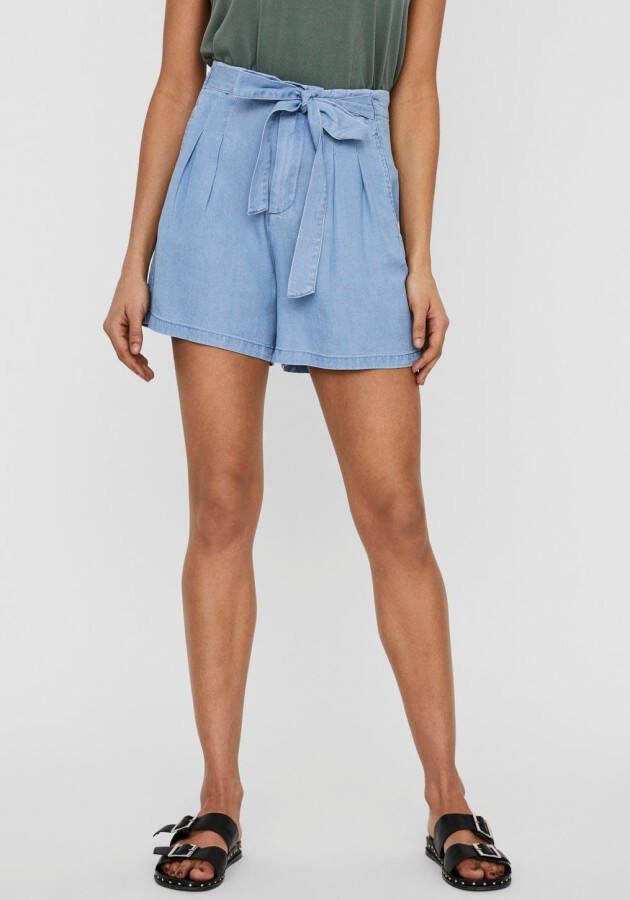 Vero Moda Loose fit korte broek van lyocell met strikceintuur model 'MIA'