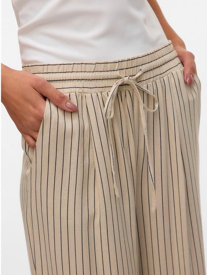 Vero Moda Loose fit bandplooibroek in een mix van viscose en linnen model 'JESMILO'