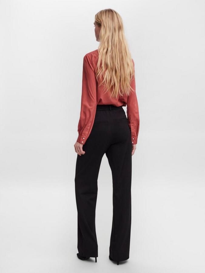 Vero Moda Stoffen broek met paspelzakken aan de achterkant model 'MAYA' - Foto 3