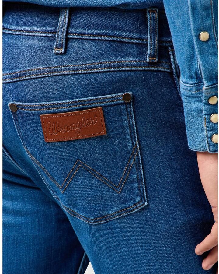 Wrangler Straight jeans GREENSBORO FREE TO STRETCH Vrij om te rekken materiaal