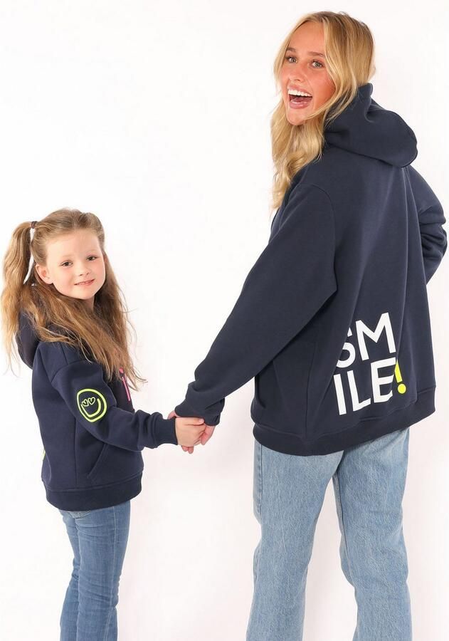 Zwillingsherz Hoodie Alissa-Kids met "smile"-opdruk in neonkleur en geborduurde smiley - Foto 6