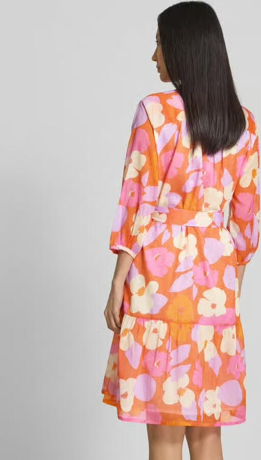 0039 italy Knielange jurk met blinde knoopsluiting model 'MILO'