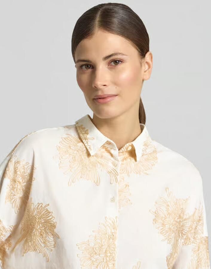 0039 italy regular fit blouse met stitchings model 'LUCY'