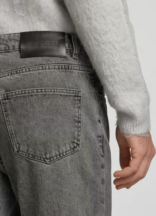 2Y Studios Straight leg jeans in 5-pocketmodel model 'AMARU'