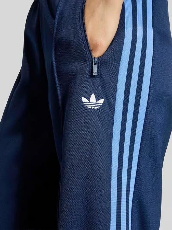 Adidas Originals Loose fit sweatbroek met contraststrepen