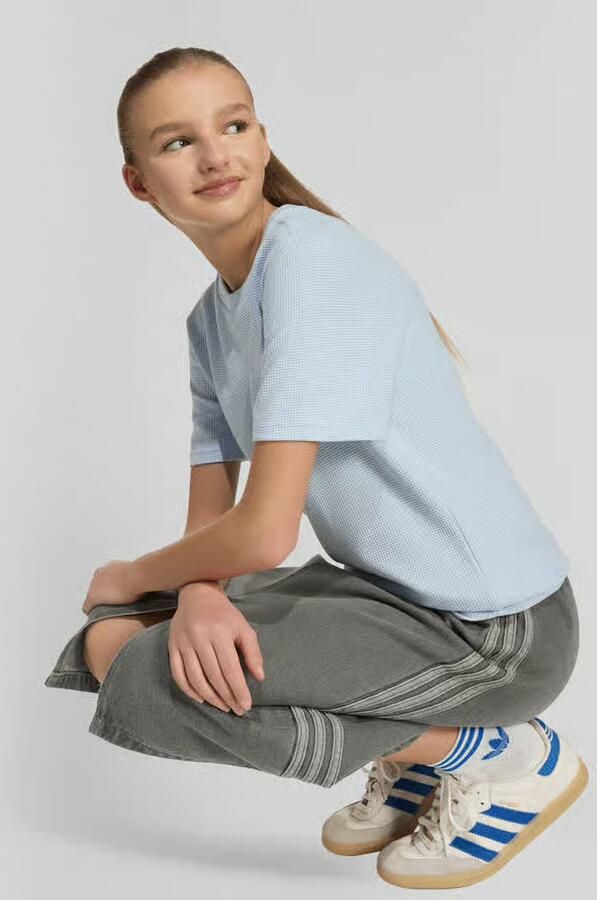 Adidas Originals regular fit T-shirt met gestikt logo
