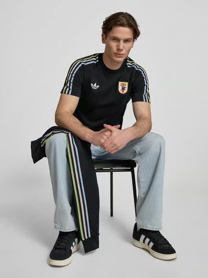 Adidas Originals regular fit T-shirt van katoenmix met JFA-applicatie model 'NOIR'