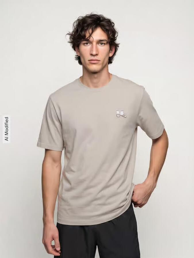 Adidas Sportswear Regular Fit t-shirt met kleine sokkenprint - Foto 2