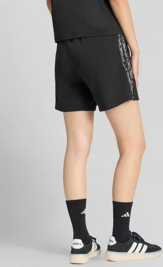 Adidas Sportswear relaxed fit sweatshorts van katoenmix met logoprint