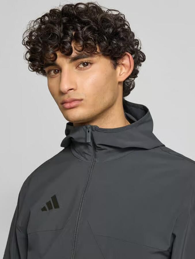 Adidas Sportswear slim fit functioneel jack van sneldrogend materiaal
