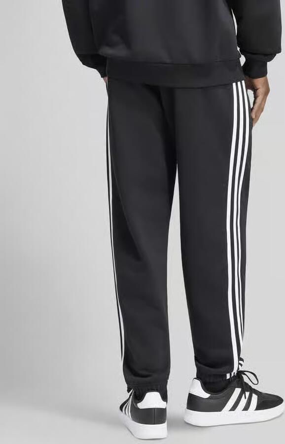 Adidas Sportswear Sweatbroek met zijwaartse steekzakken