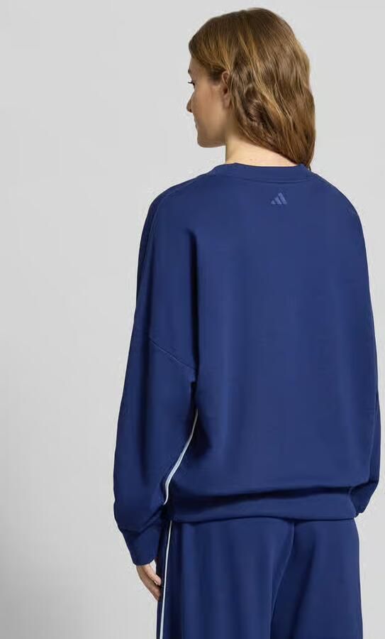 Adidas Seasonal Essentials Colorpop Sweatshirt met Geborduurde Graphic