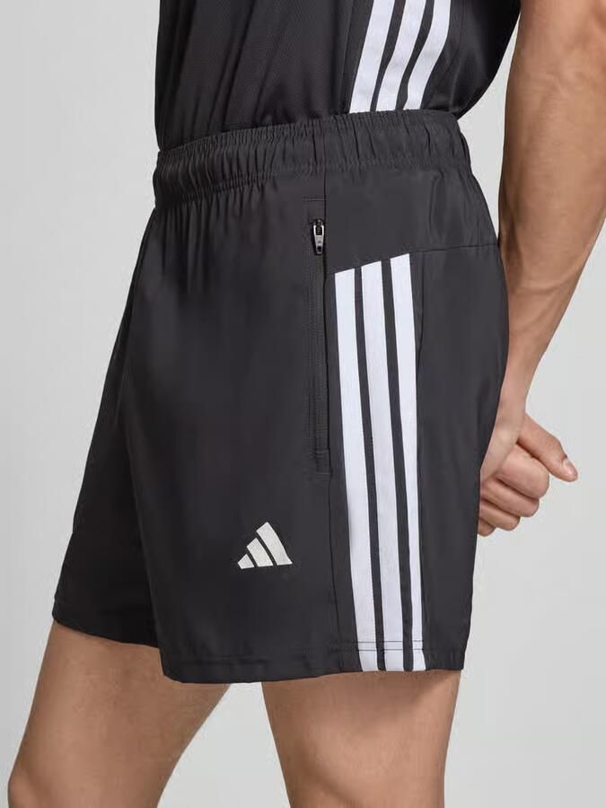 Adidas Training regular fit sportshorts met contraststrepen