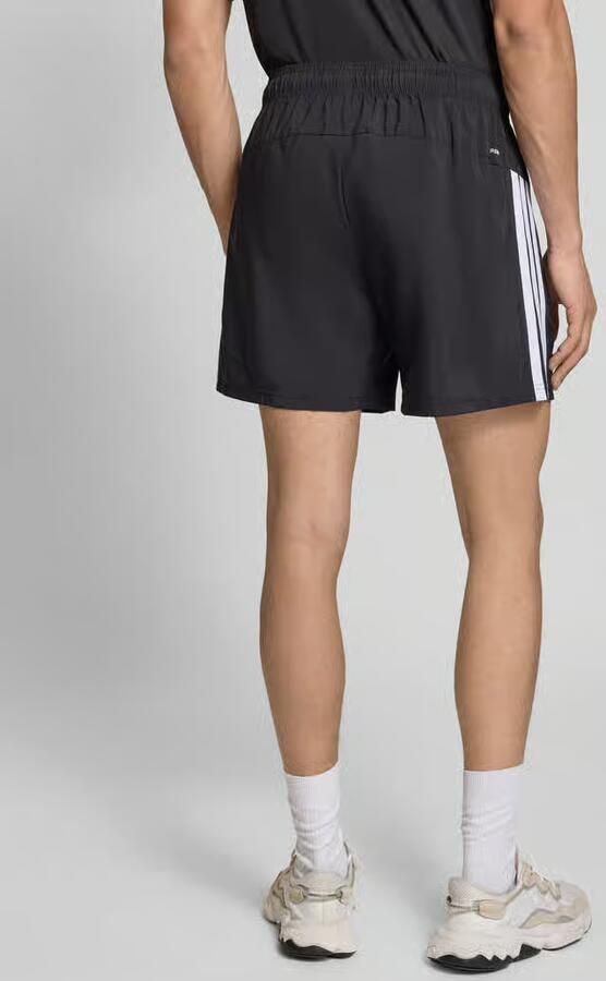Adidas Training regular fit sportshorts met contraststrepen - Foto 10