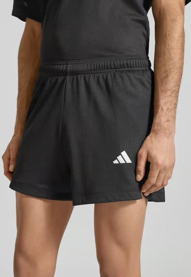 Adidas Training Straight fit korte broek met logoprint in mesh look - Foto 2