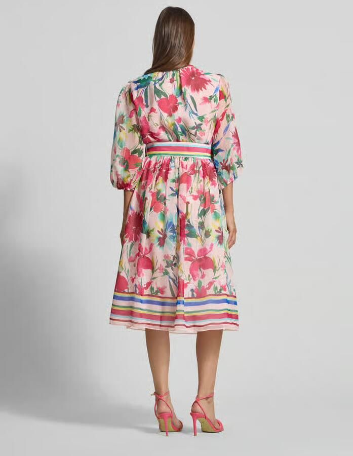 Adrianna Papell cocktailjurk met korte knoopsluiting en riem