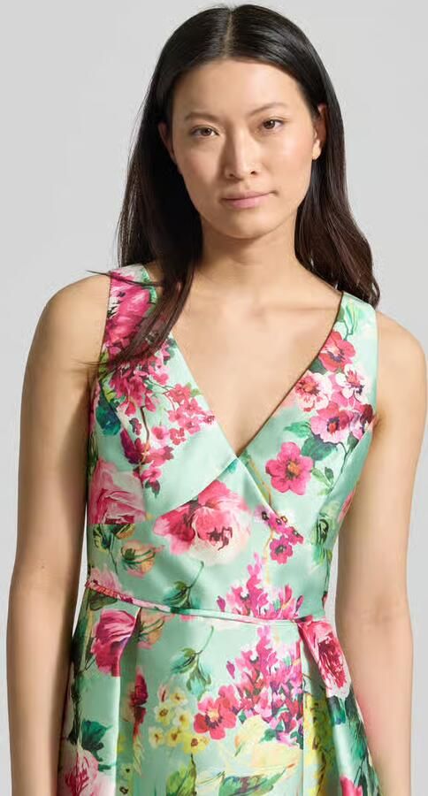 Adrianna Papell midi-jurk van satijn met V-hals