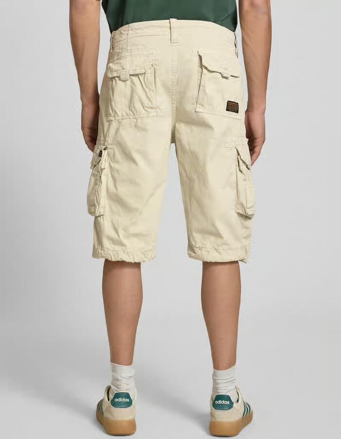 Alpha industries Bermuda's met klepzakken en logostitching