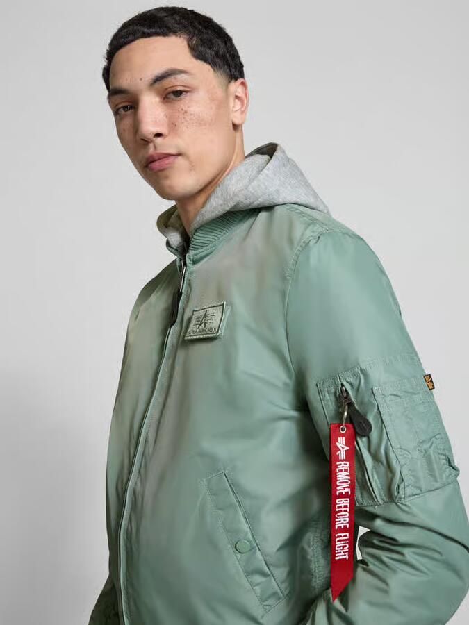 Alpha industries Blouson met Logohanger Model 'MA-1 TT'