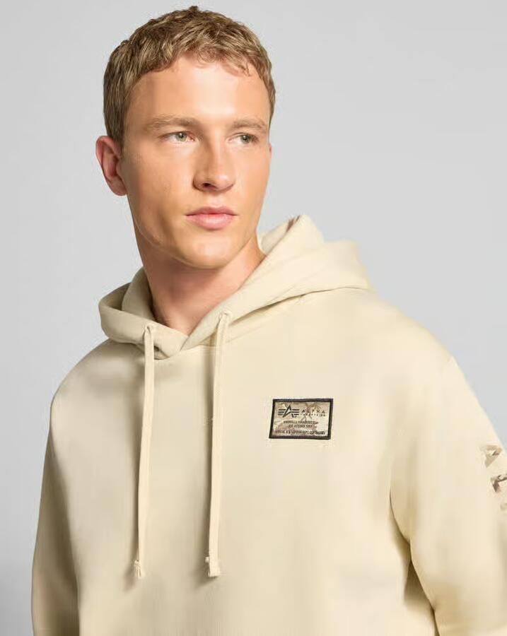 Alpha industries Hoodie met labelstitching model 'Camo Sleeve' - Foto 2