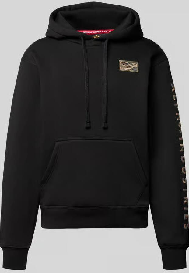 Alpha industries Hoodie met labelstitching model 'Camo Sleeve'