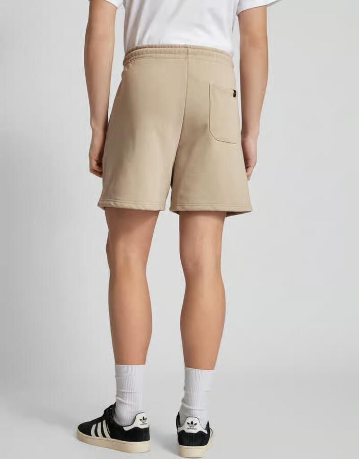 Alpha industries Regular fit sweatshorts met labelpatch model 'ALPHA ESSENTIALS'