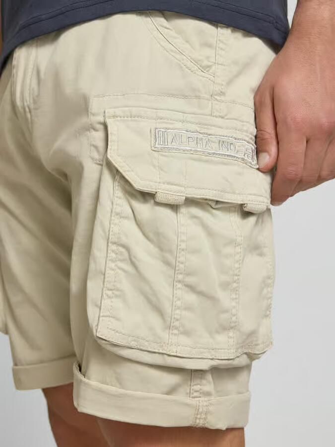 Alpha industries Short met cargozakken model 'CREW SHORT'