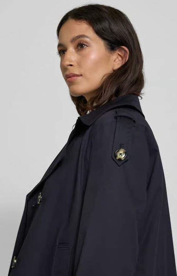 Amber & June Trenchcoat met strookzakken