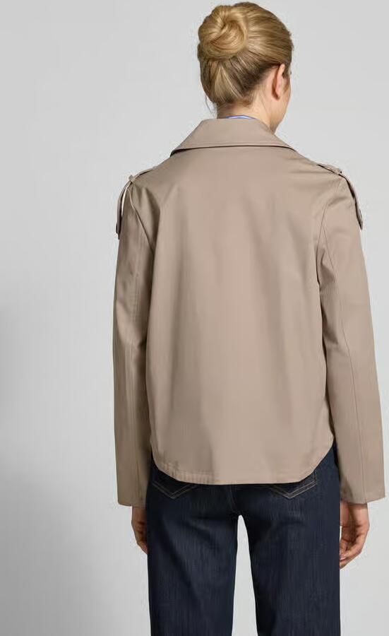 Amber & June Trenchcoat met strookzakken