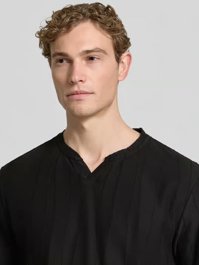 Antony Morato T-shirt met structuurpatroon en V-hals