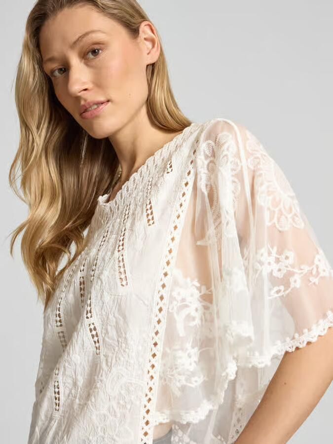 Apricot Blouseshirt van kant