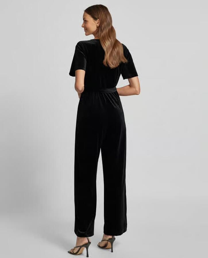 Apricot Jumpsuit in glanzende look met strikceintuur