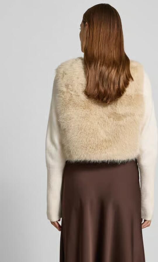 Apricot Kort gilet van imitatiebont met ronde hals