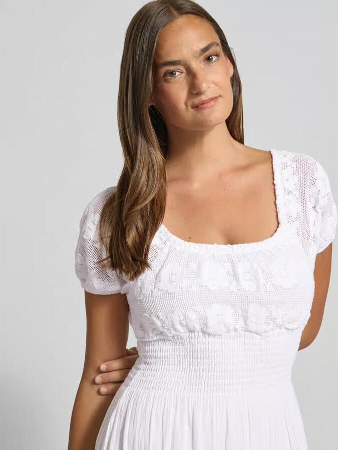 Apricot midi-jurk met smokdetails en ronde hals - Foto 3