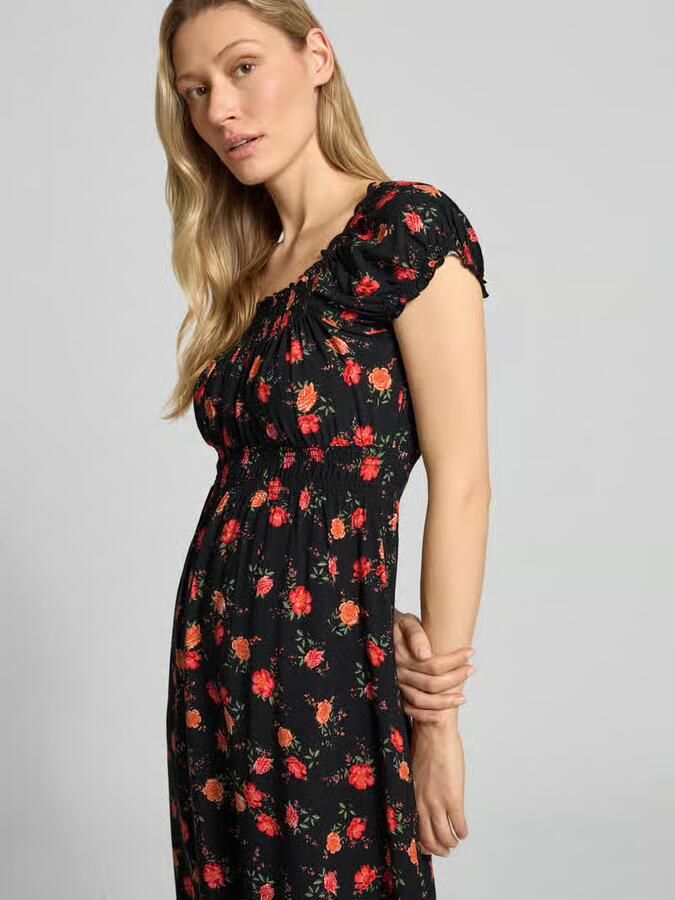 Apricot midi-jurk van viscose met vierkante hals