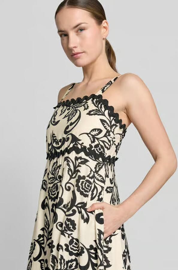 Apricot midi-jurk van viscosemix met golvende zoom
